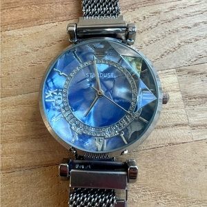 Stardust ladies silver tone watch magnetic closure NEW BATTERY